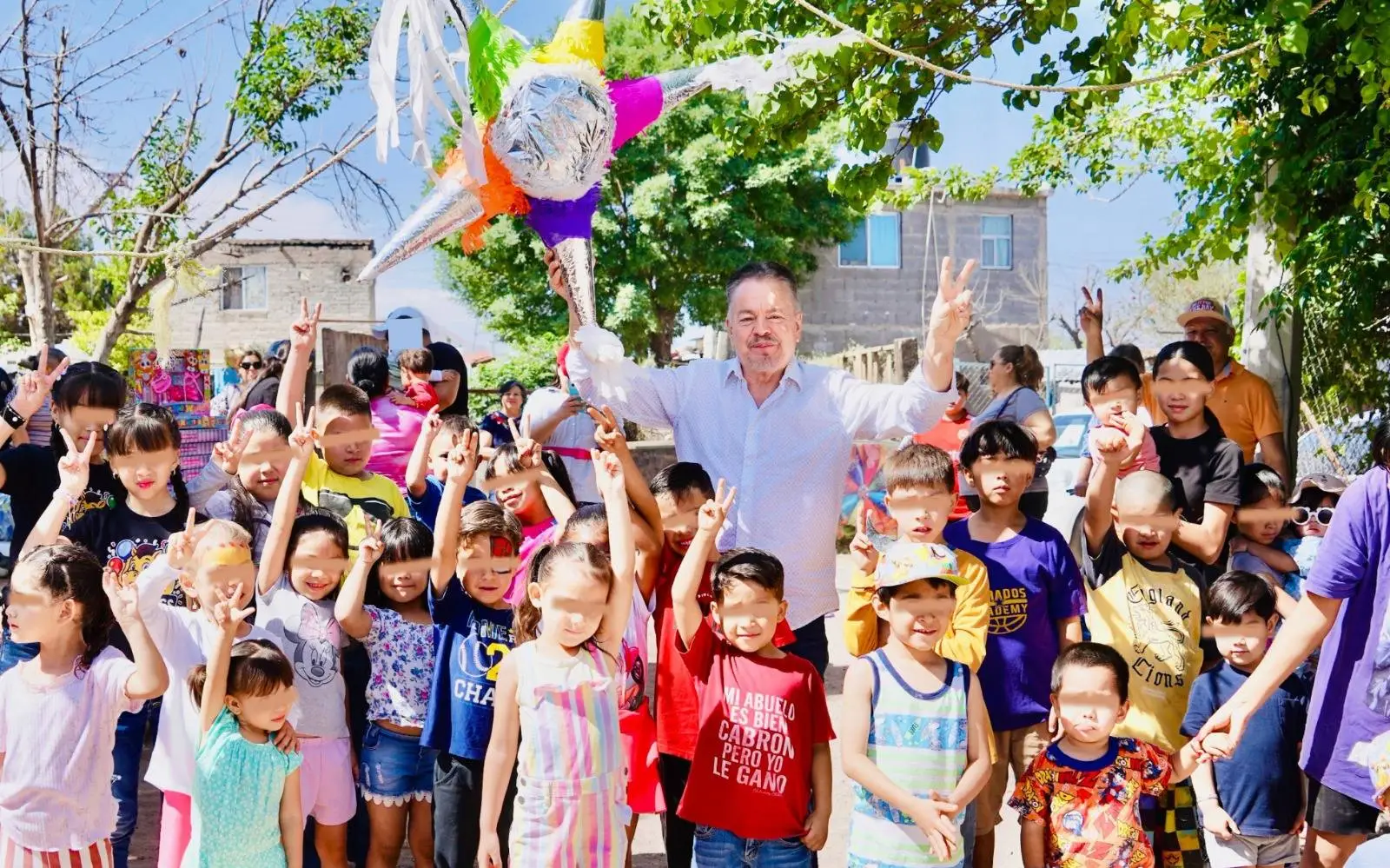 Senador Mario Vázquez en un evento público